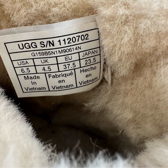 Ugg ankle woman’s boots - Picture 4 of 10